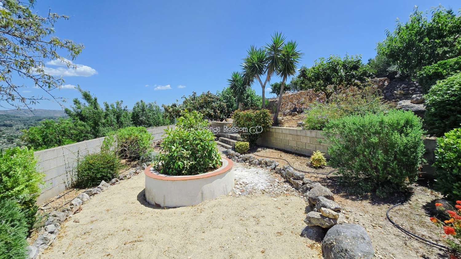 Charming Country Villa with Beautiful Gardens, Swimming Pool and Stunning Valley Views