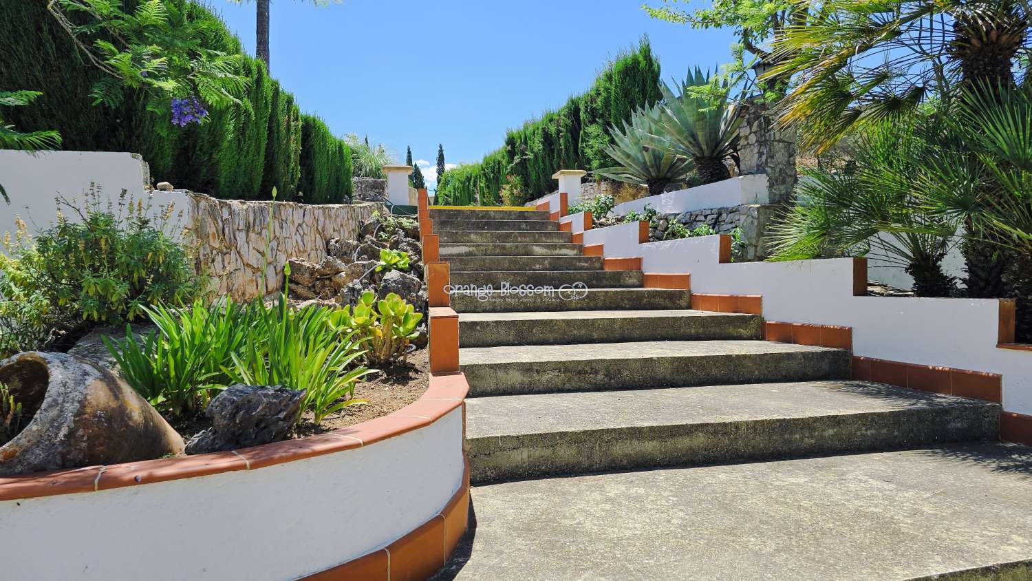 Charming Country Villa with Beautiful Gardens, Swimming Pool and Stunning Valley Views