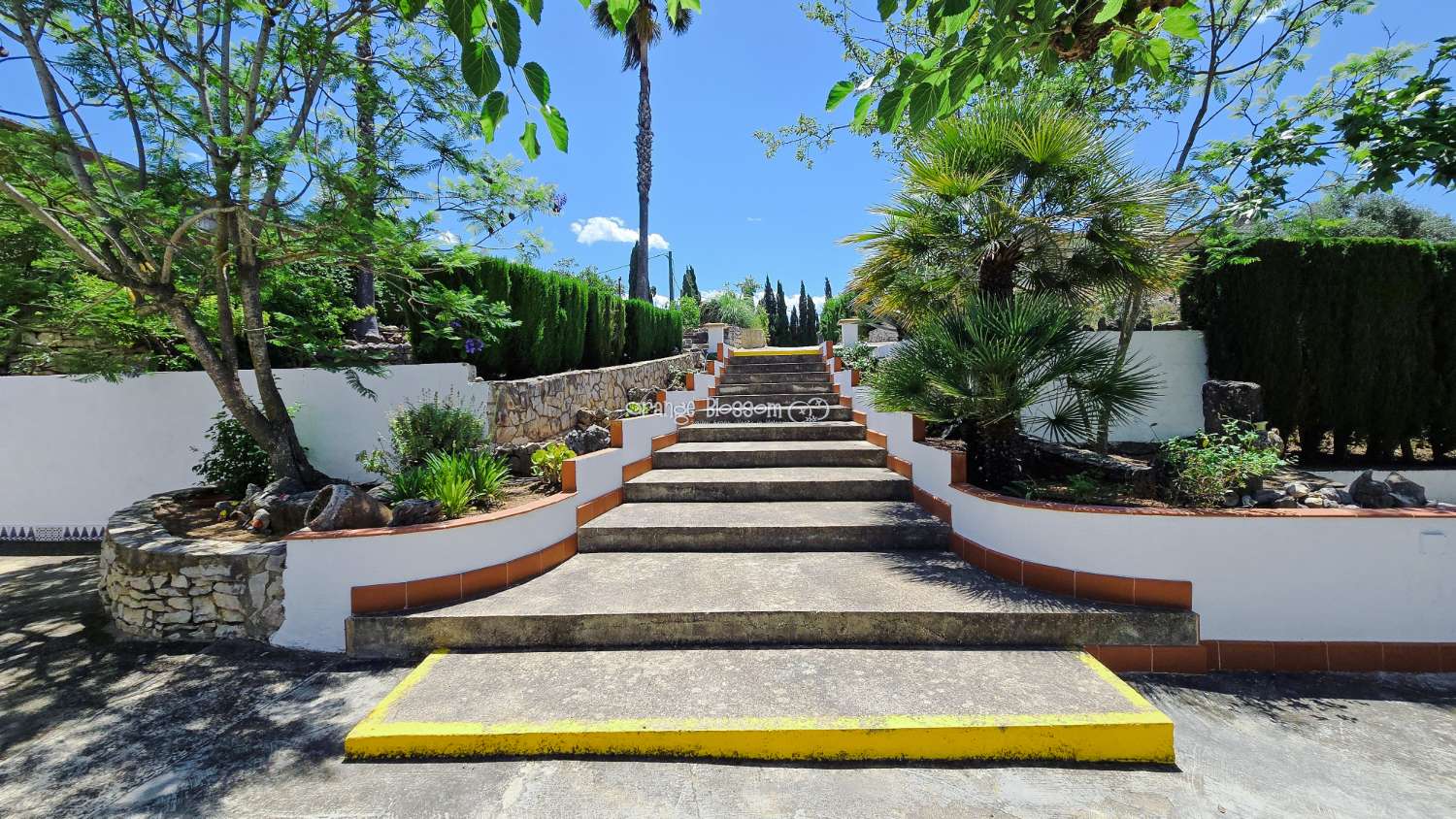 Charming Country Villa with Beautiful Gardens, Swimming Pool and Stunning Valley Views