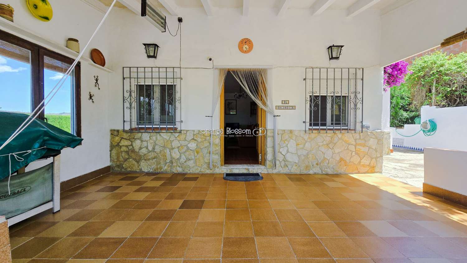Charming Country Villa with Beautiful Gardens, Swimming Pool and Stunning Valley Views
