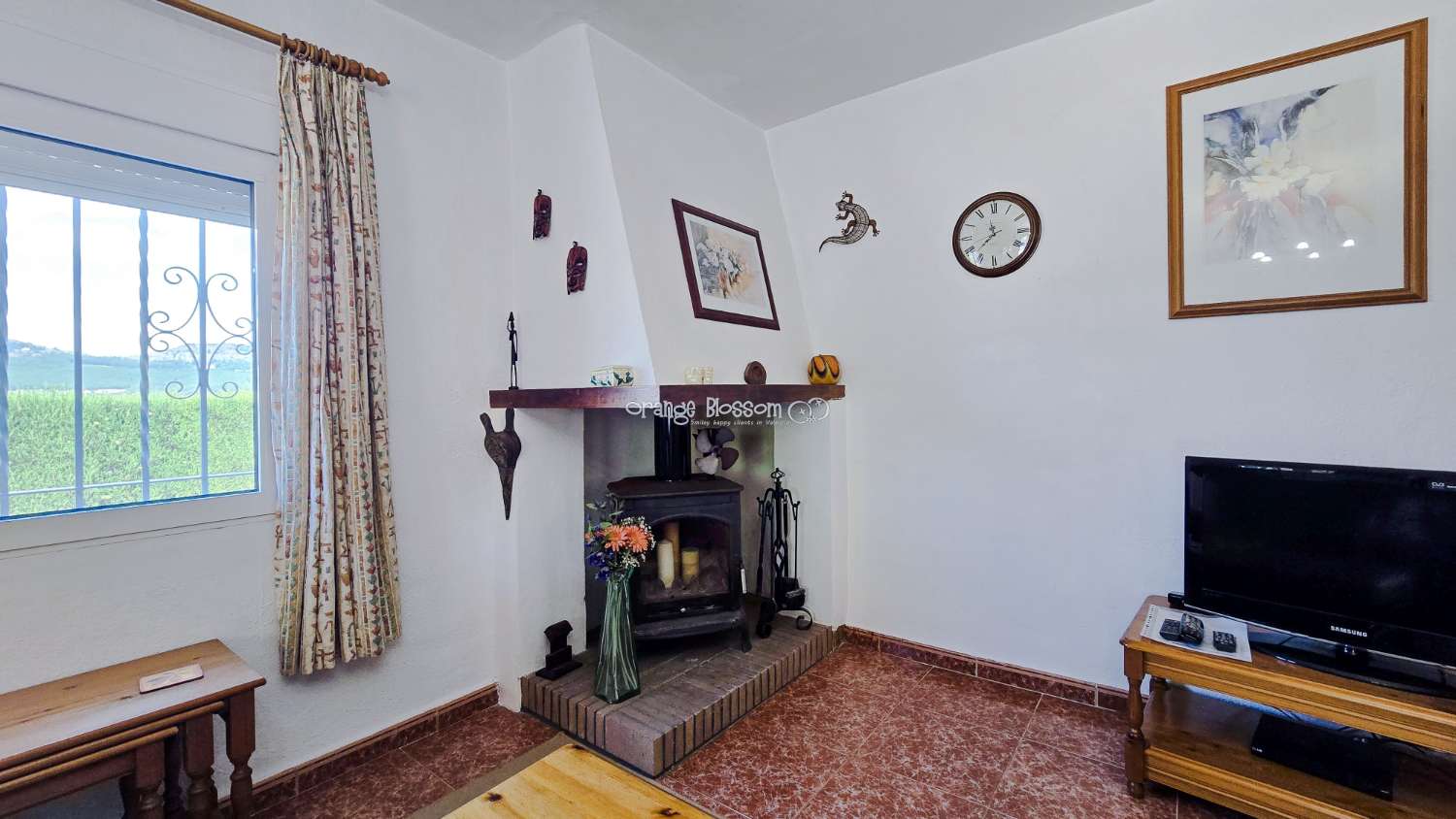 Charming Country Villa with Beautiful Gardens, Swimming Pool and Stunning Valley Views