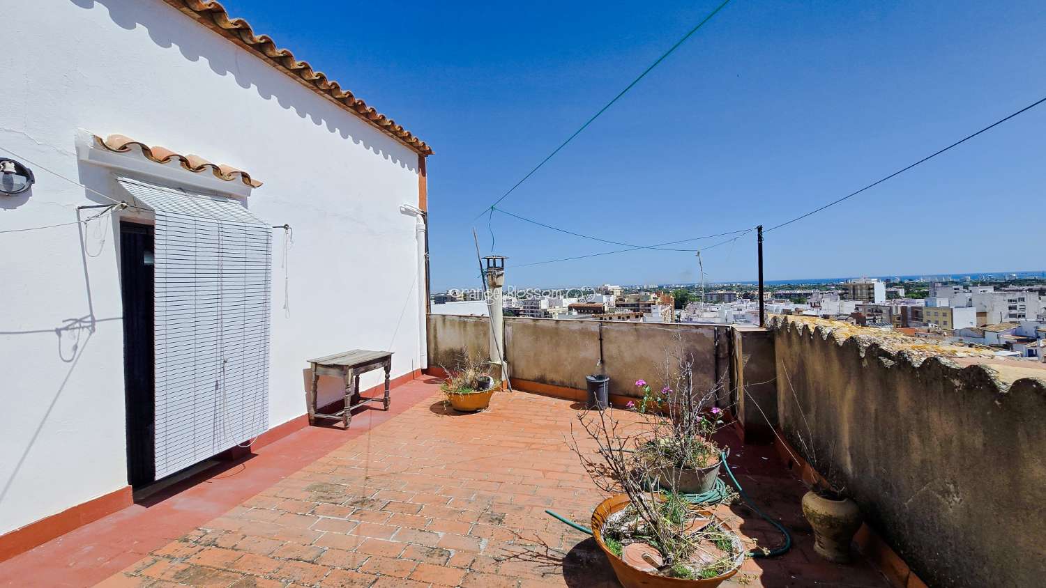Townhouse with Spectacular Church, Sea and Rooftop Views in the Heart of Oliva