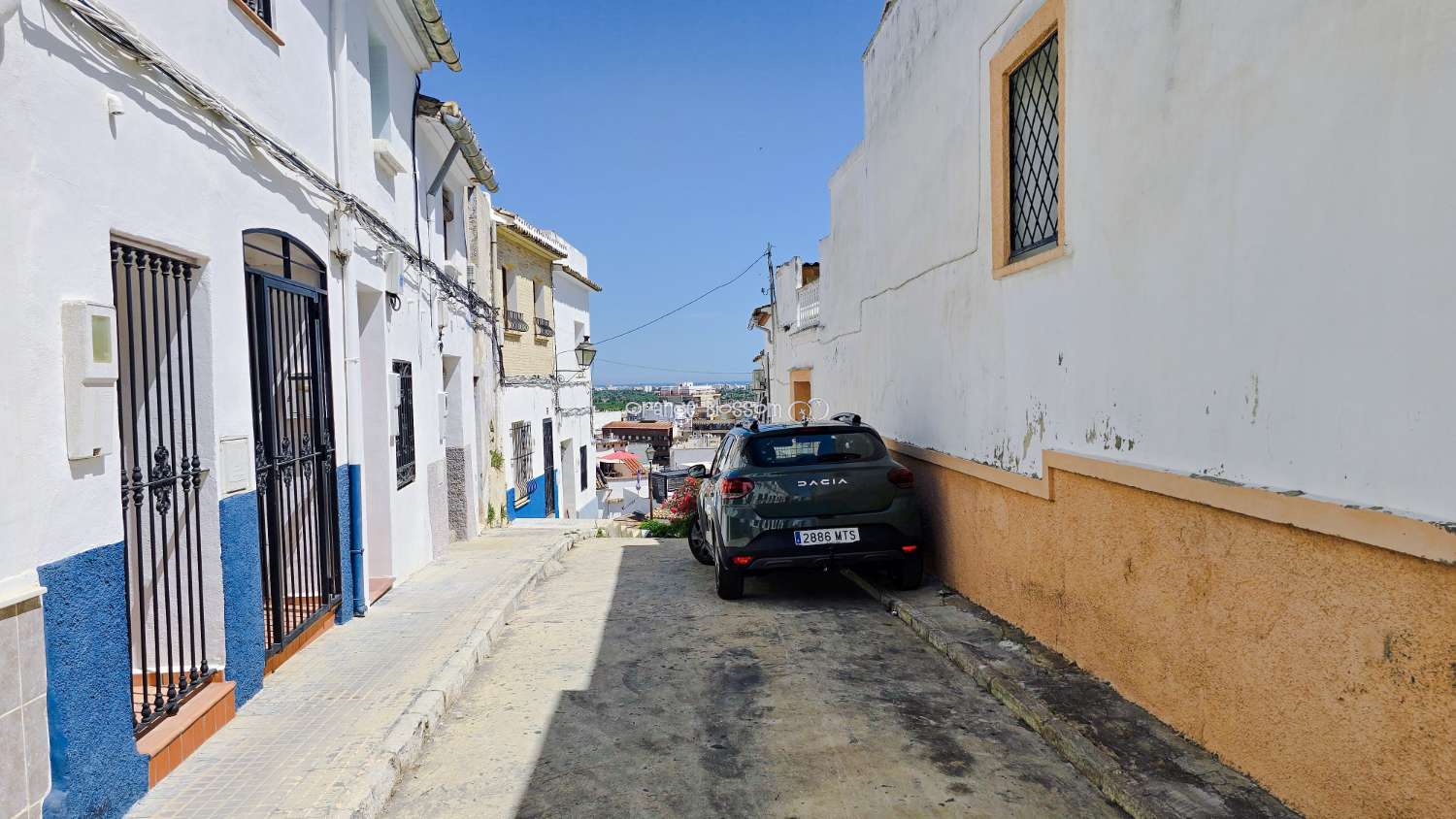 Townhouse with Spectacular Church, Sea and Rooftop Views in the Heart of Oliva