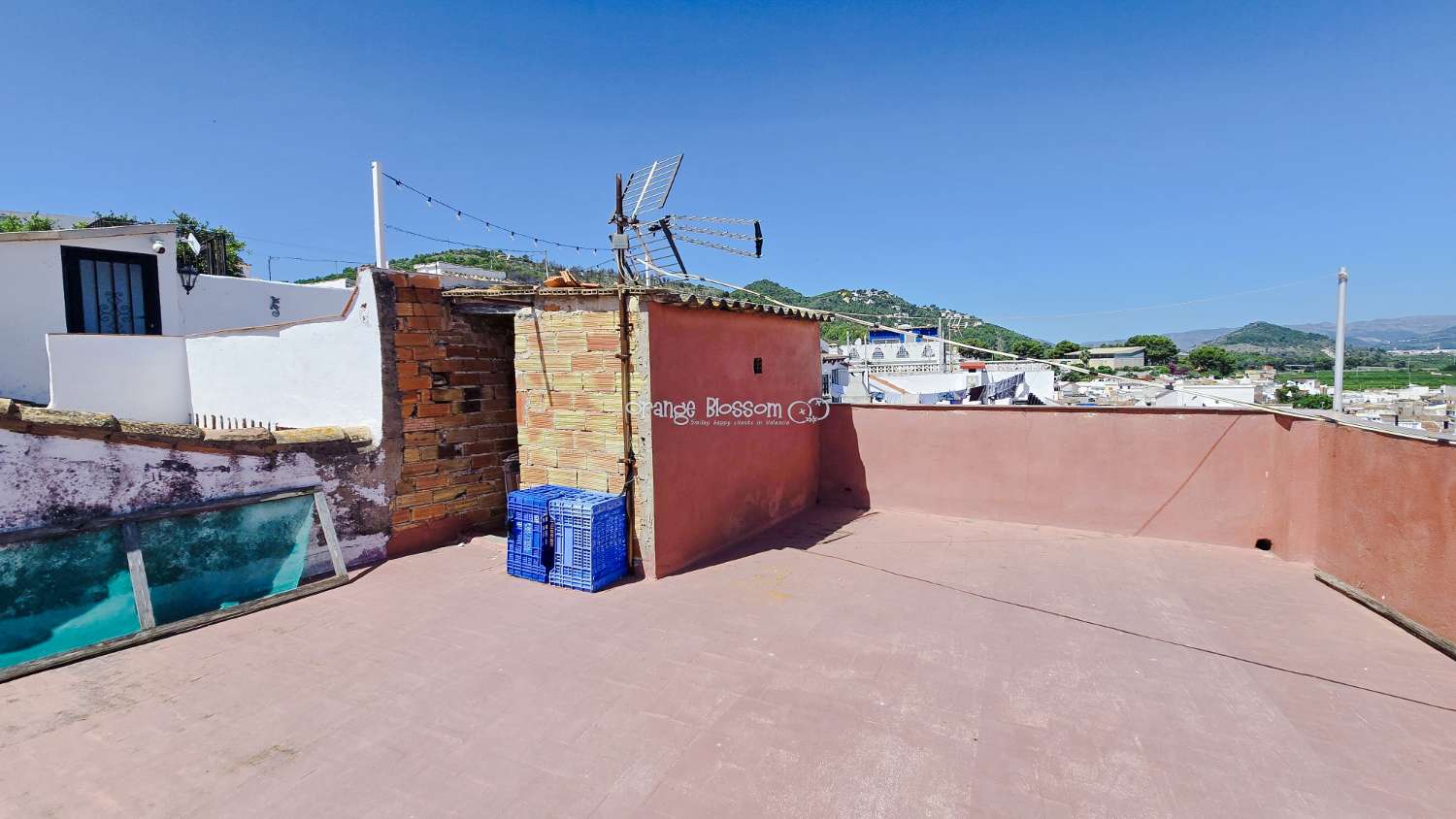 Townhouse with Spectacular Church, Sea and Rooftop Views in the Heart of Oliva