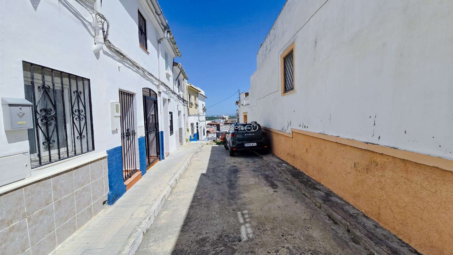 Townhouse with Spectacular Church, Sea and Rooftop Views in the Heart of Oliva