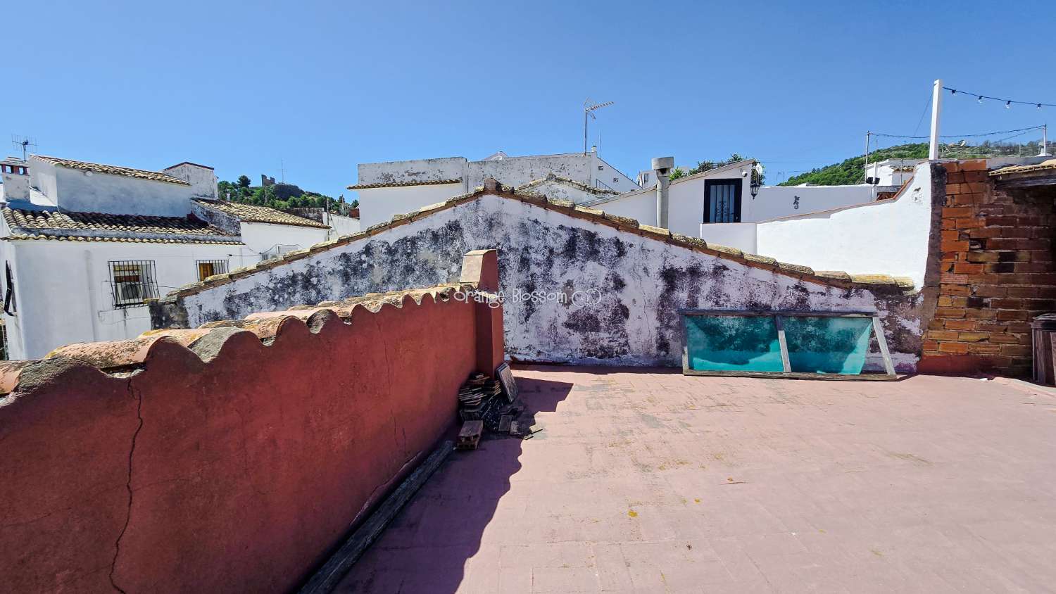 Townhouse with Spectacular Church, Sea and Rooftop Views in the Heart of Oliva
