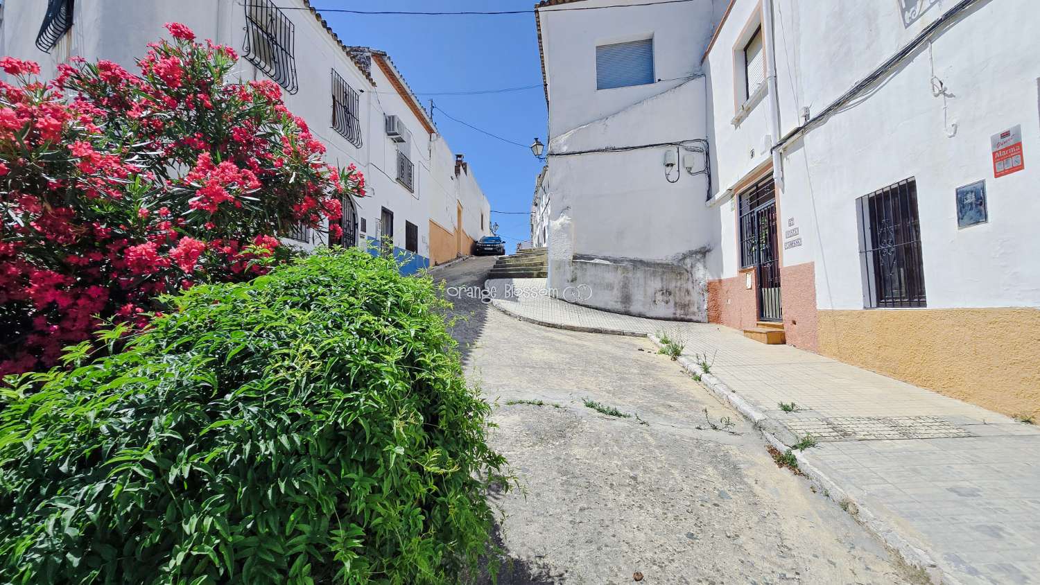 Townhouse with Spectacular Church, Sea and Rooftop Views in the Heart of Oliva