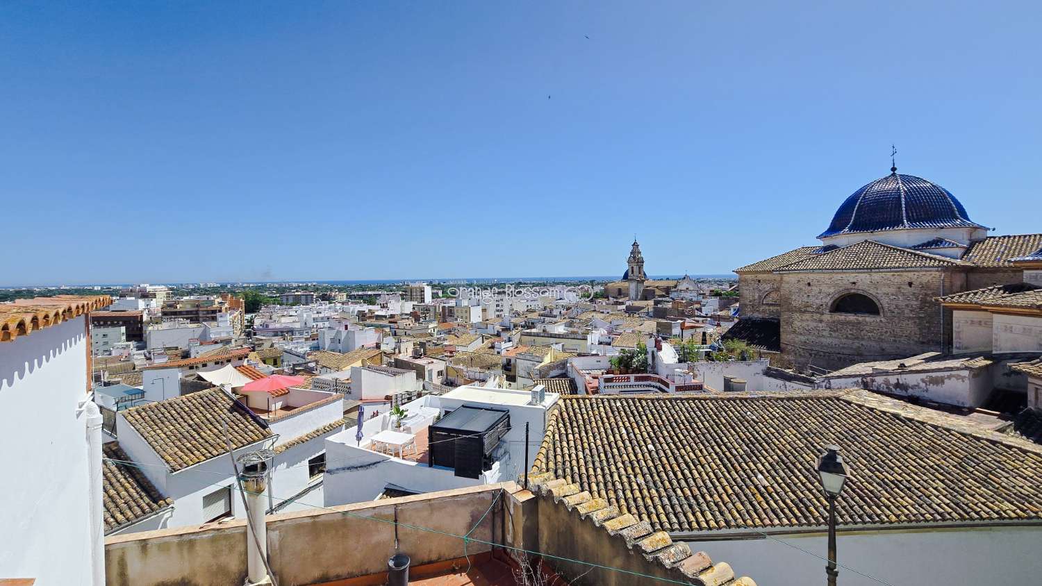 Townhouse with Spectacular Church, Sea and Rooftop Views in the Heart of Oliva