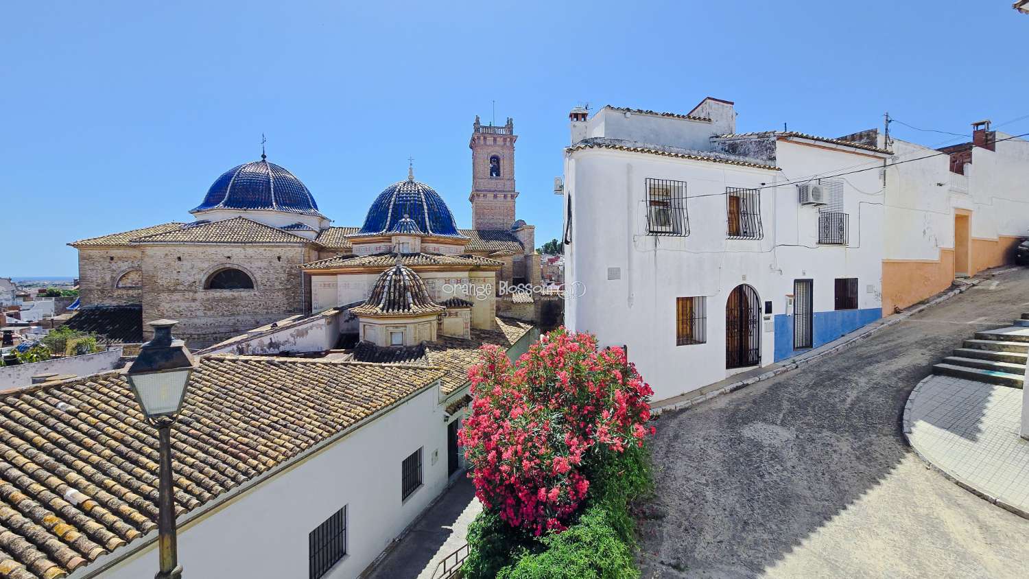 Townhouse with Spectacular Church, Sea and Rooftop Views in the Heart of Oliva