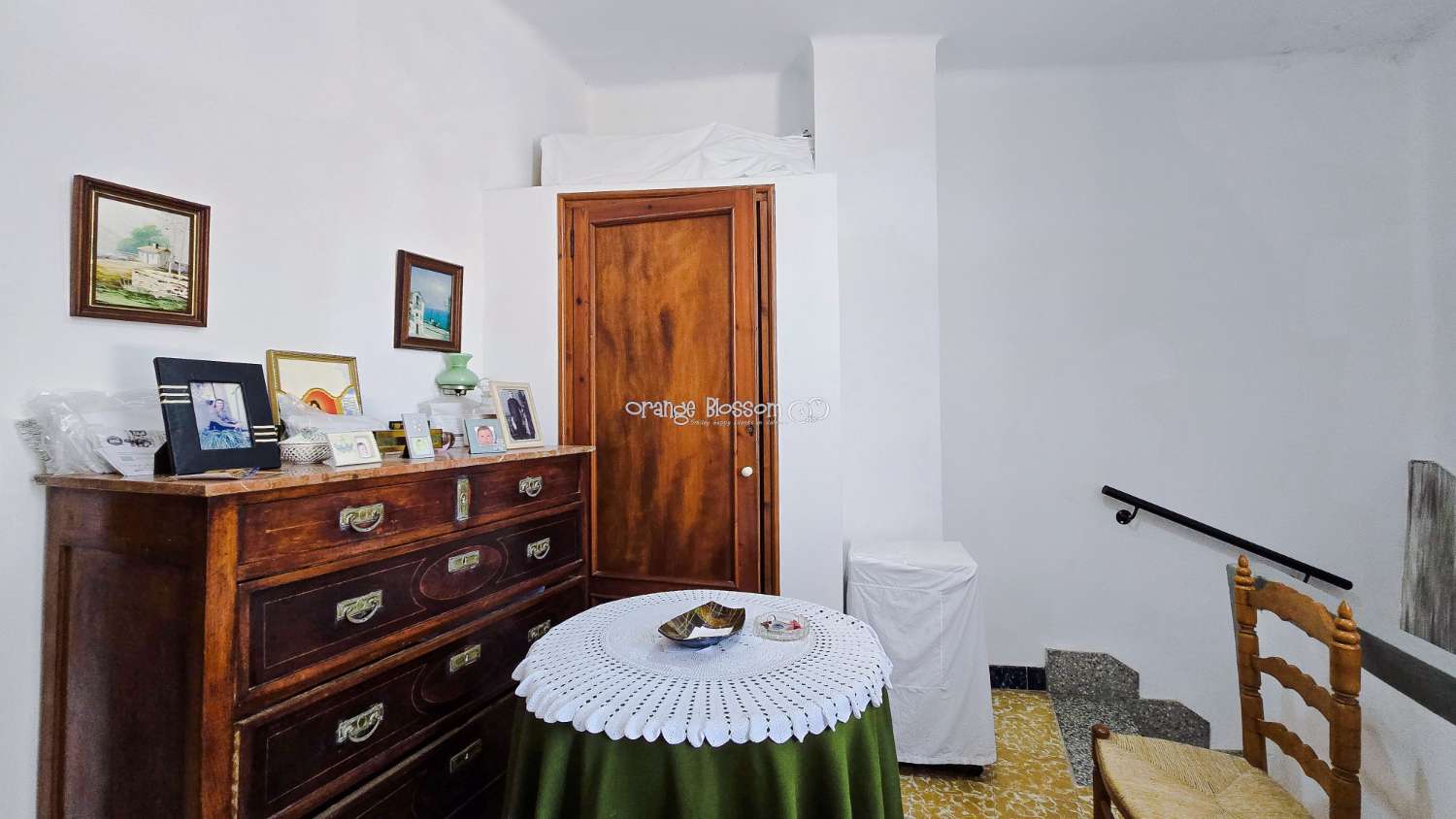 Townhouse with Spectacular Church, Sea and Rooftop Views in the Heart of Oliva