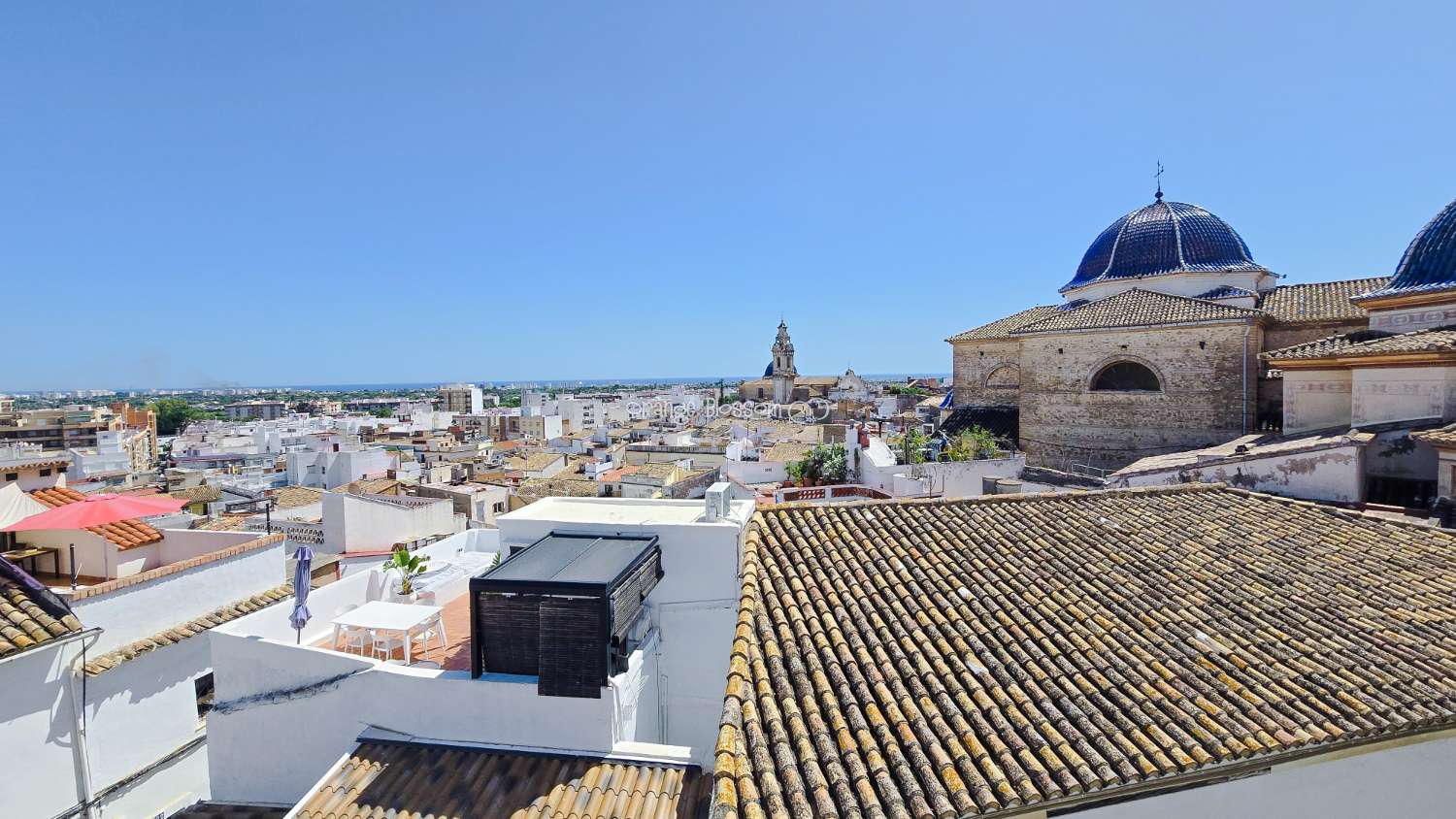 Townhouse with Spectacular Church, Sea and Rooftop Views in the Heart of Oliva