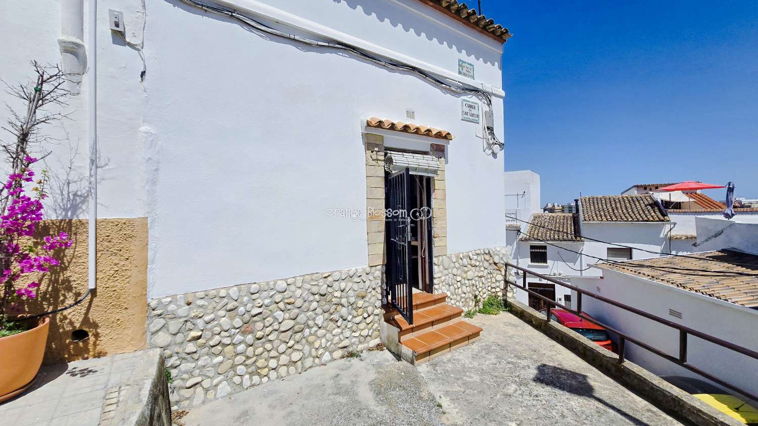 Townhouse with Spectacular Church, Sea and Rooftop Views in the Heart of Oliva