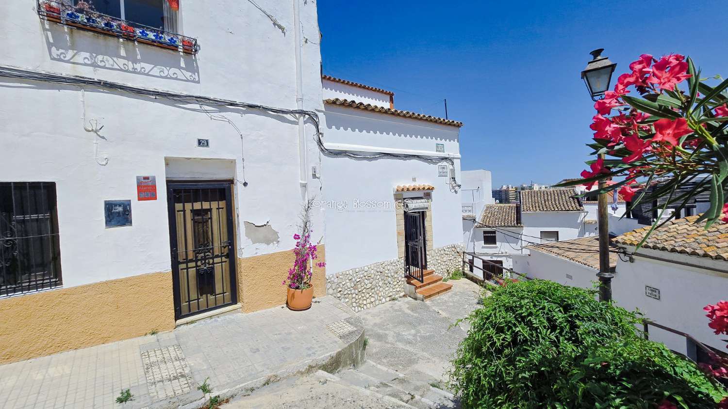 Townhouse with Spectacular Church, Sea and Rooftop Views in the Heart of Oliva