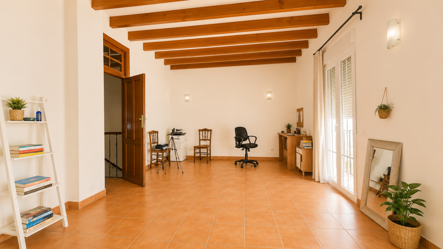 Large 5 bedroom 3 bathroom house with private pool.