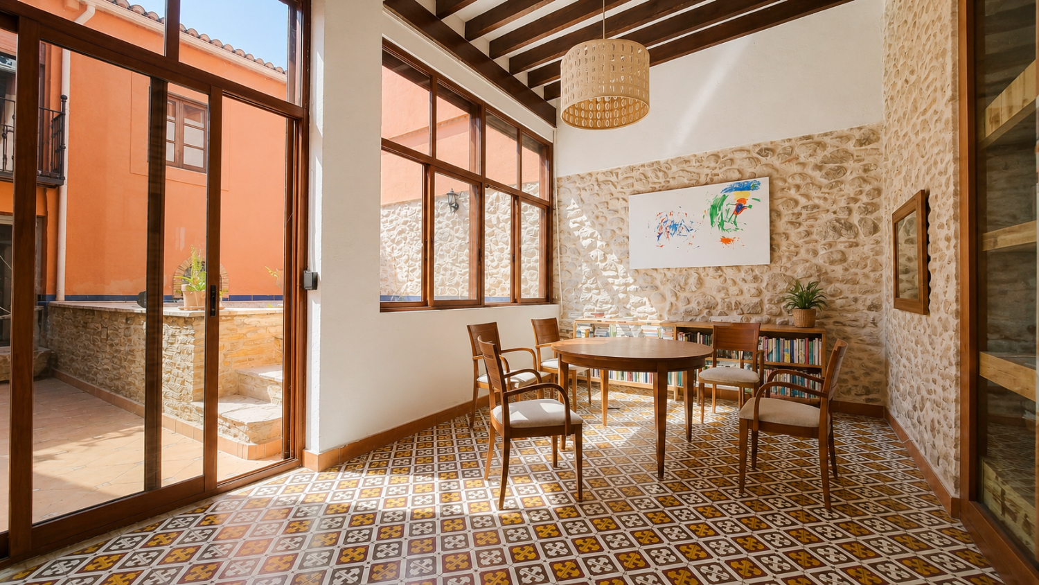 Large 5 bedroom 3 bathroom house with private pool.