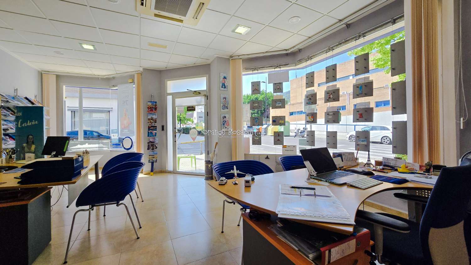 Local comercial con excelente potencial para convertirlo en una vivienda en planta baja – Villalonga, La Safor