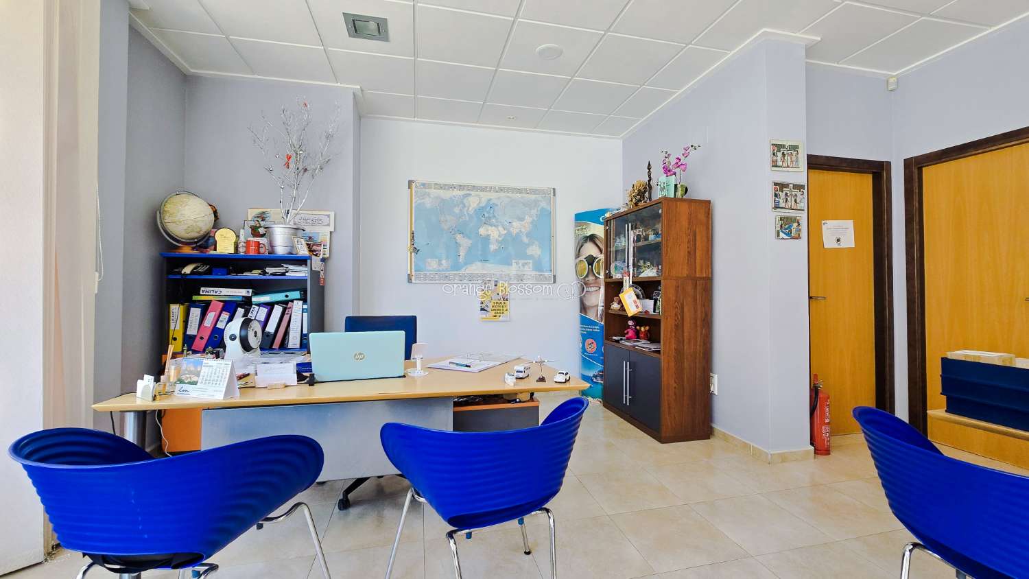 Local comercial con excelente potencial para convertirlo en una vivienda en planta baja – Villalonga, La Safor