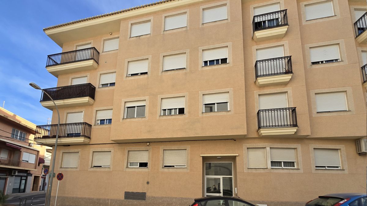 Penthouse apartment in Ador with huge terrace and sea views