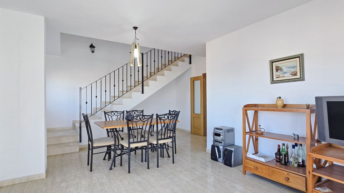 Penthouse apartment in Ador with huge terrace and sea views