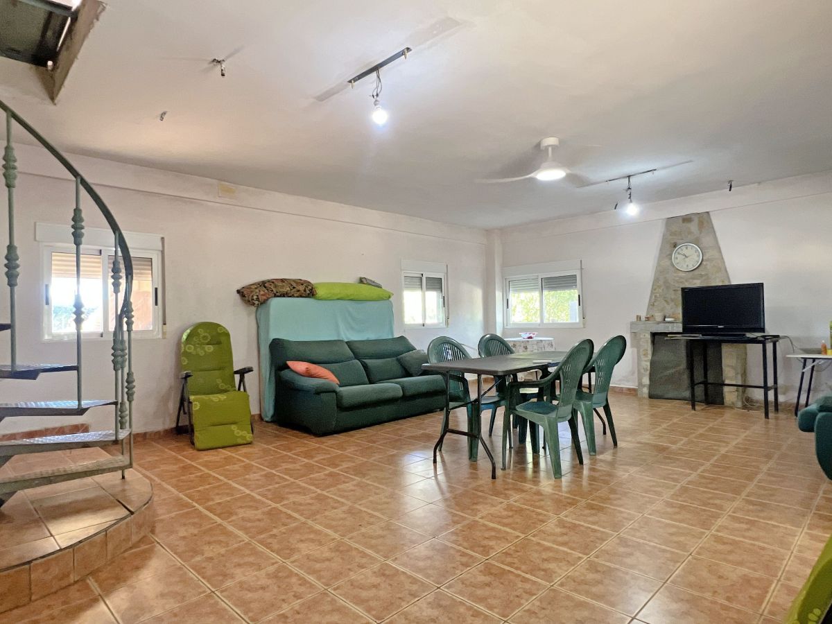 Großes Chalet in Afarrasi, 3 Schlafzimmer, 2 Badezimmer