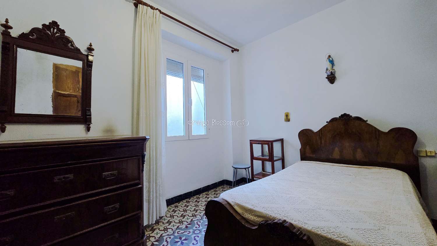 A large family house in the popular village of La Font den Carros.