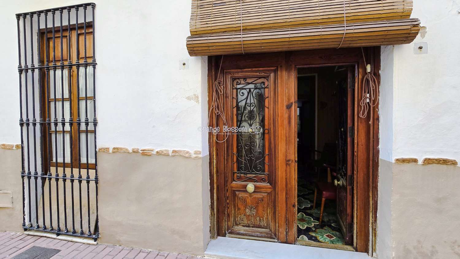A large family house in the popular village of La Font den Carros.