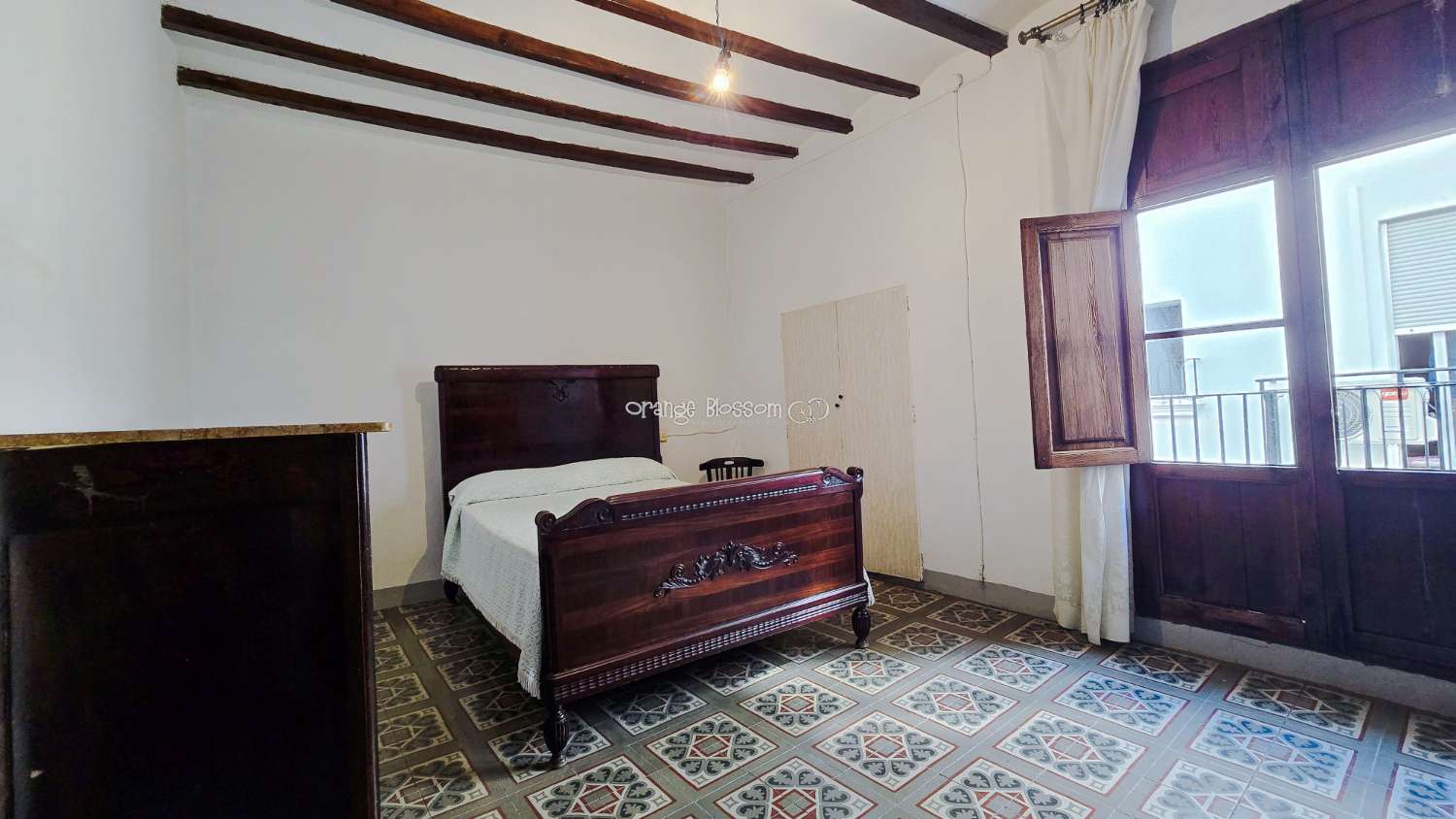 A large family house in the popular village of La Font den Carros.