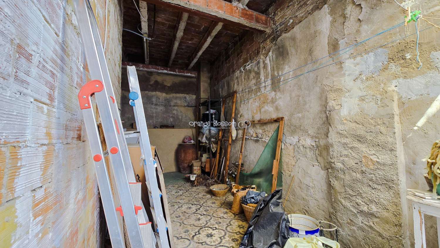 A large family house in the popular village of La Font den Carros.