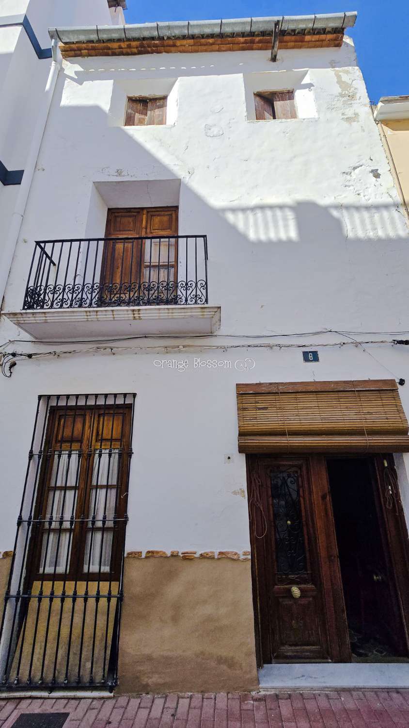 A large family house in the popular village of La Font den Carros.