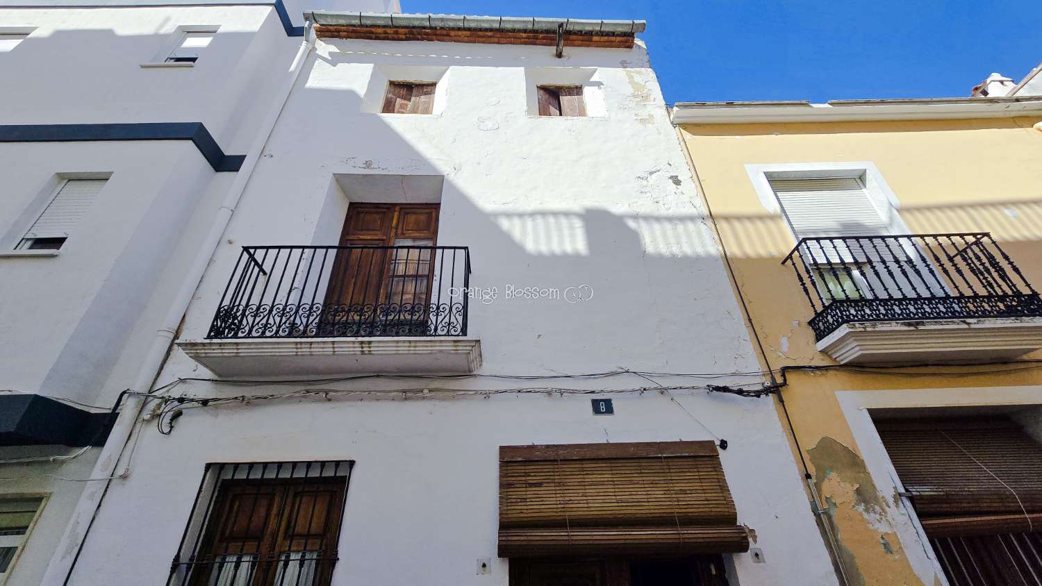 A large family house in the popular village of La Font den Carros.