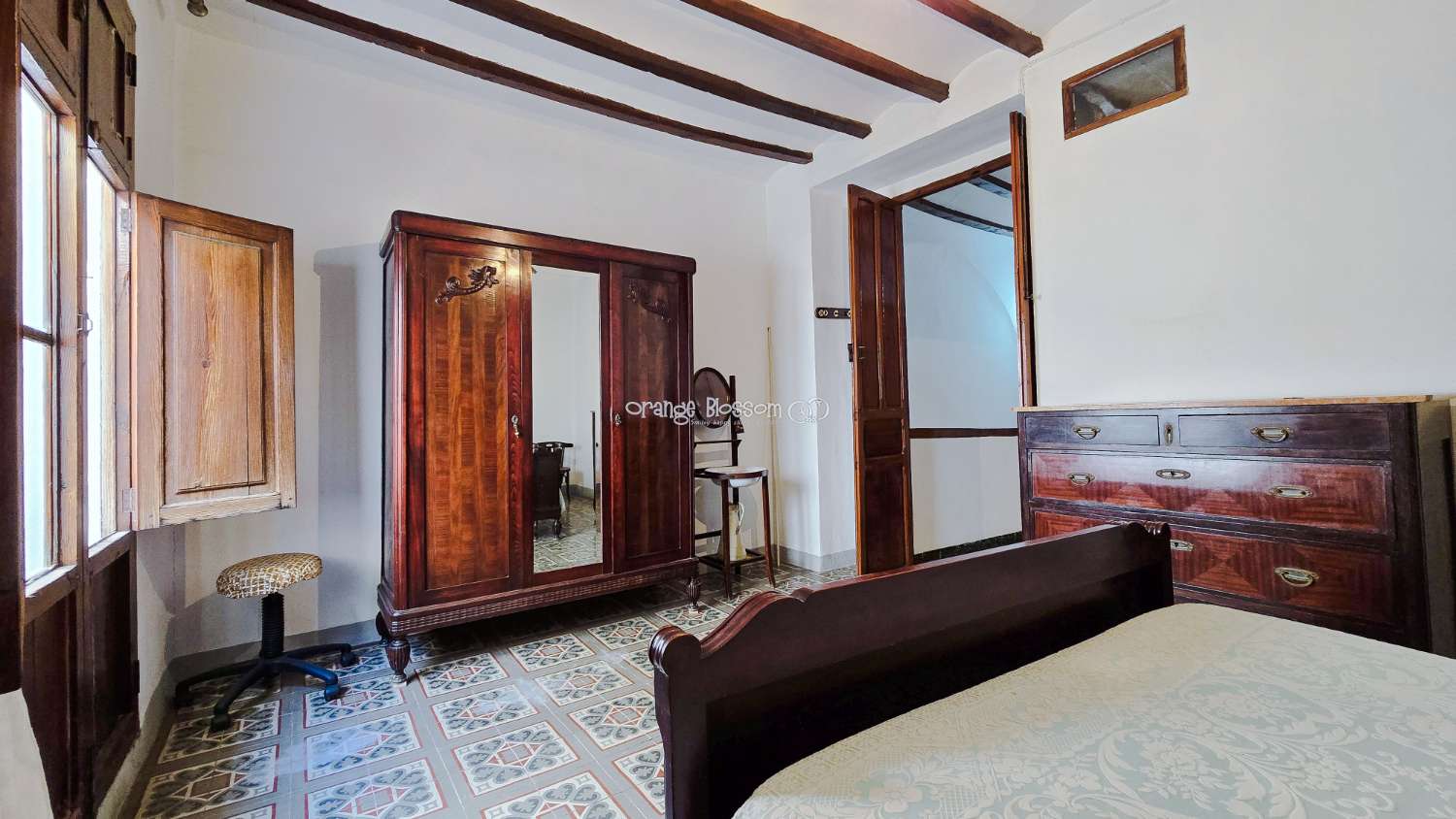 A large family house in the popular village of La Font den Carros.