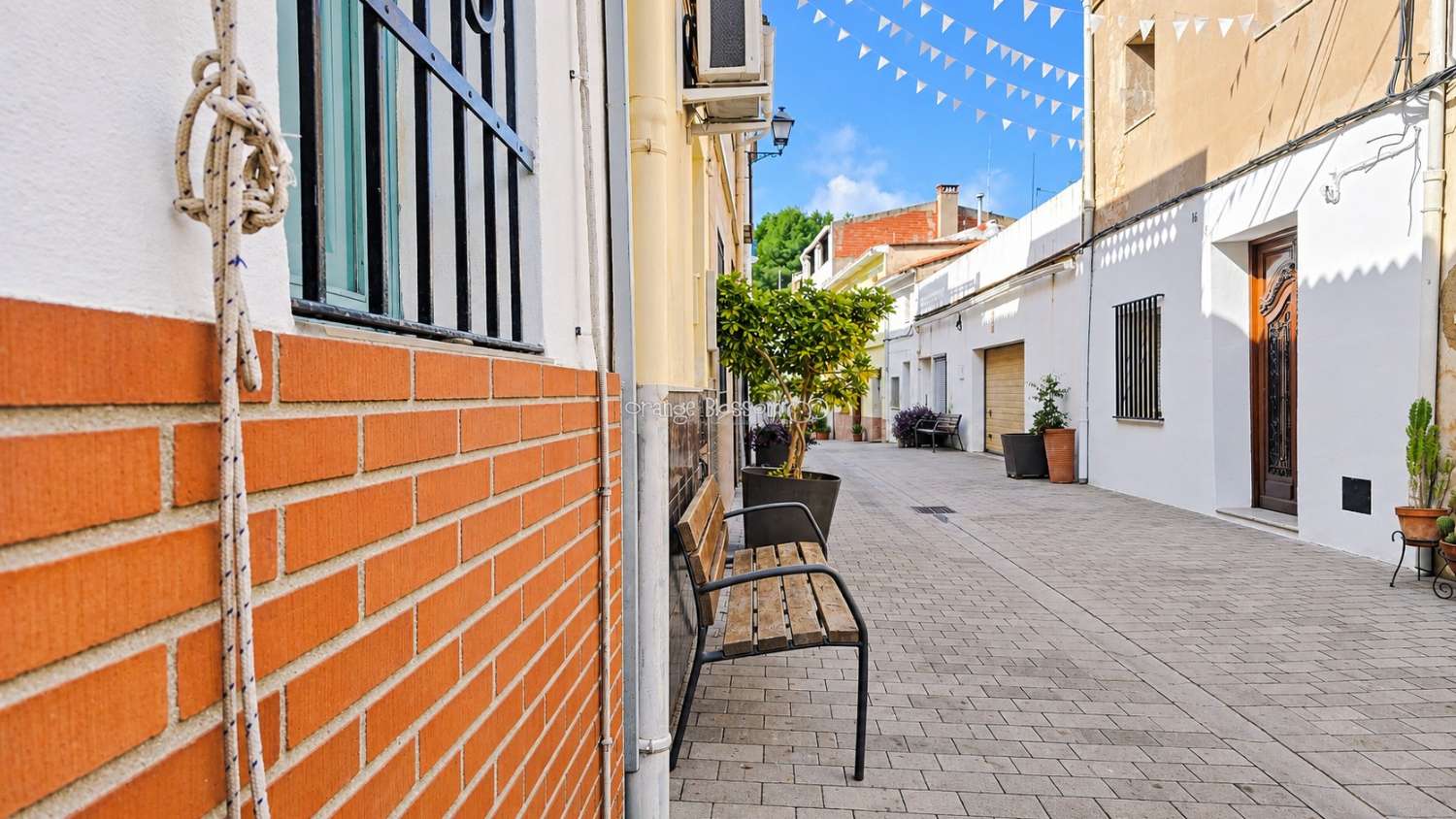 Beautifully Restored Townhouse with Independent Guest Annexe in Villalonga