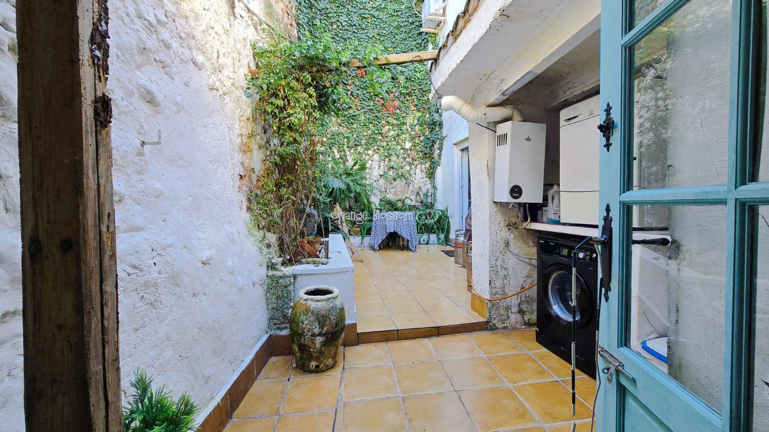 Beautifully Restored Townhouse with Independent Guest Annexe in Villalonga
