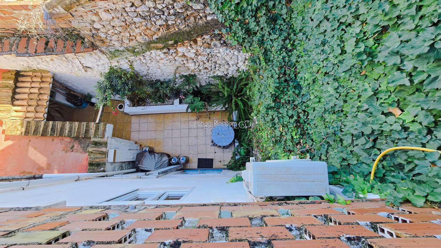 Beautifully Restored Townhouse with Independent Guest Annexe in Villalonga