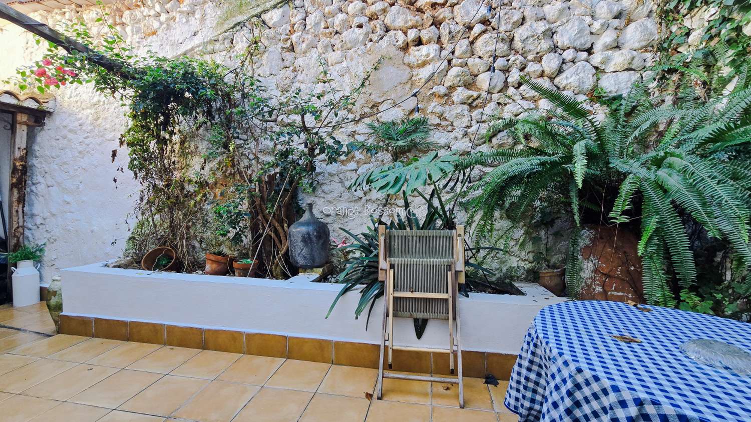Beautifully Restored Townhouse with Independent Guest Annexe in Villalonga