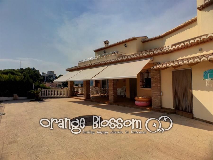 Villa for sale in Ador