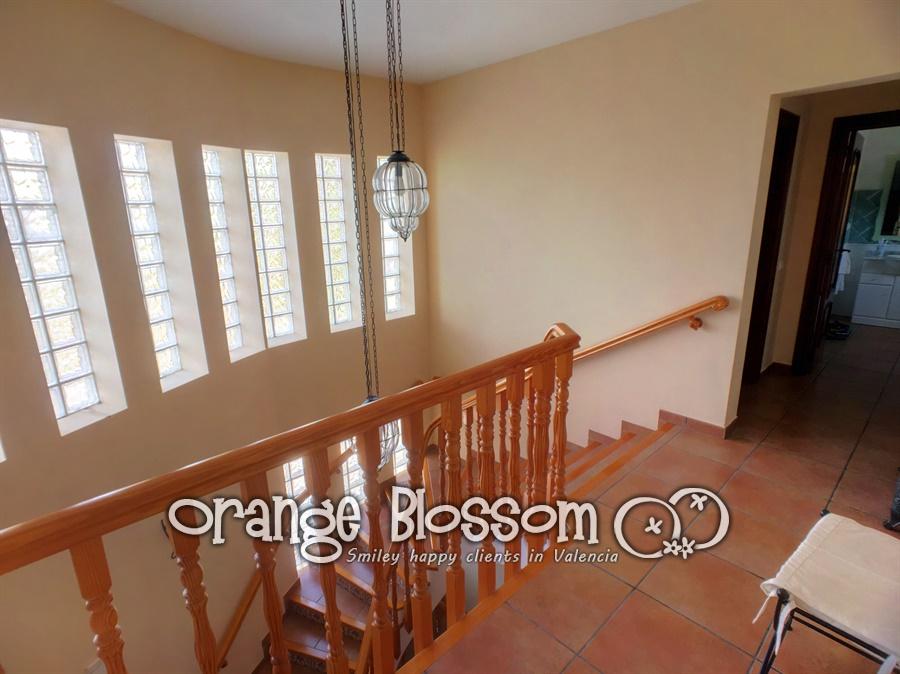 Villa for sale in Ador