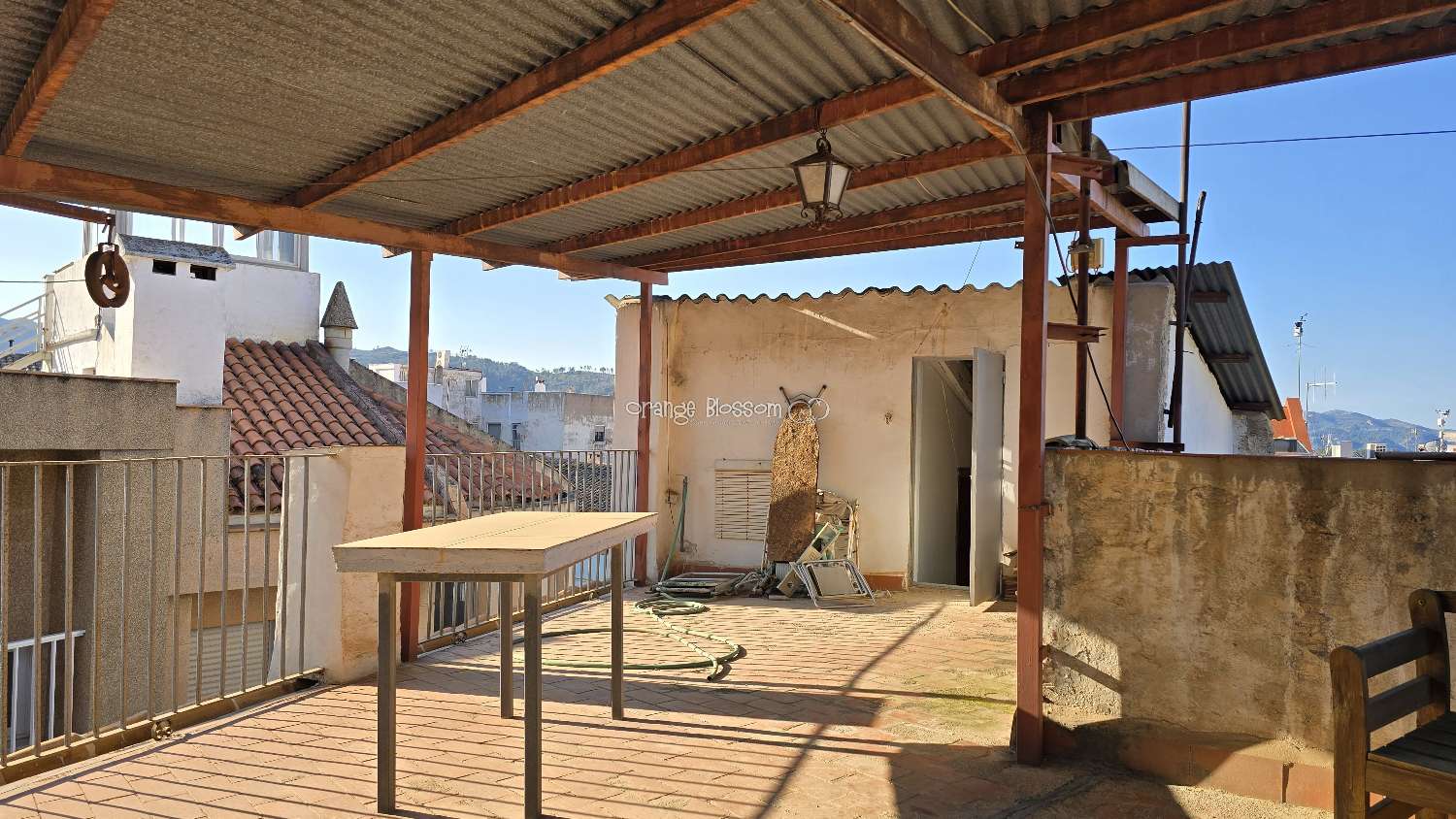 Esta propiedad tiene mucho potencial. Debes venir y comprobarlo por ti mismo.